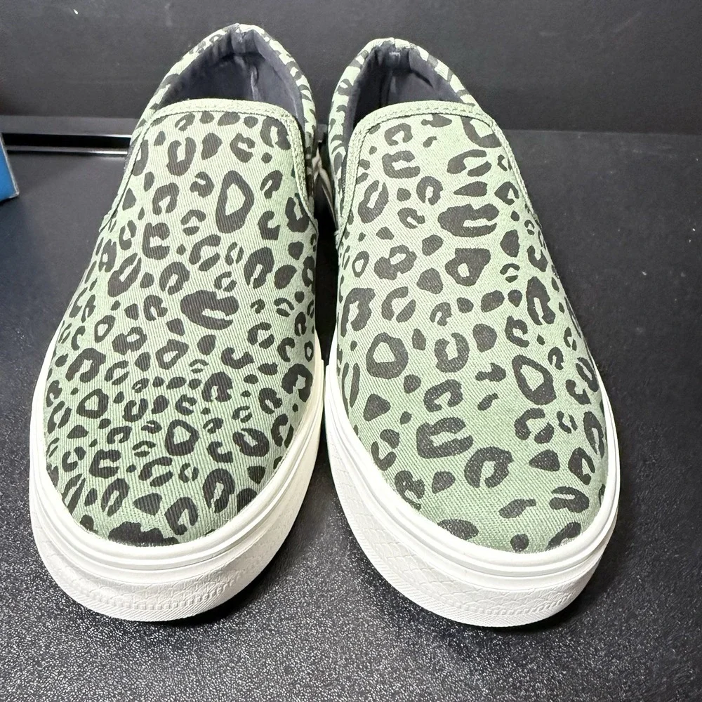 RipNDip Slip On Skate Shoes Womens Size‎ 7 Green Leopard Print Skateboard Casual